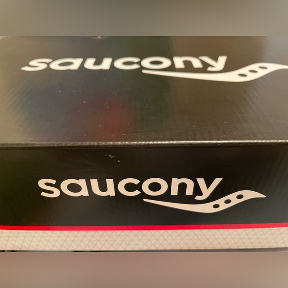 BNWT Saucony Grid Escape TR5 Hiking Trail Running Shoes - Charcoal/Cherry - Picture 3 of 5